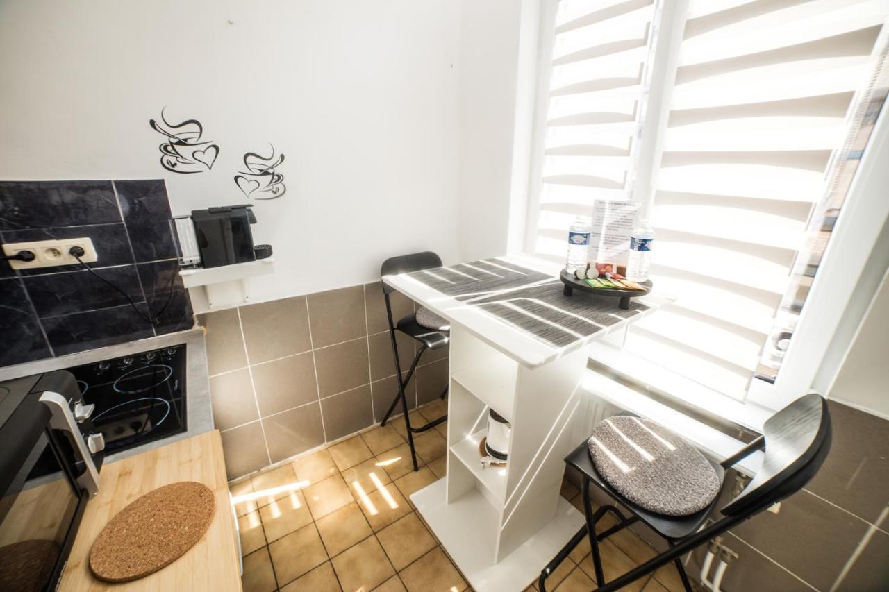 City Centre Hidden Gem! Apartment For Up To 3 People Брюксел Екстериор снимка
