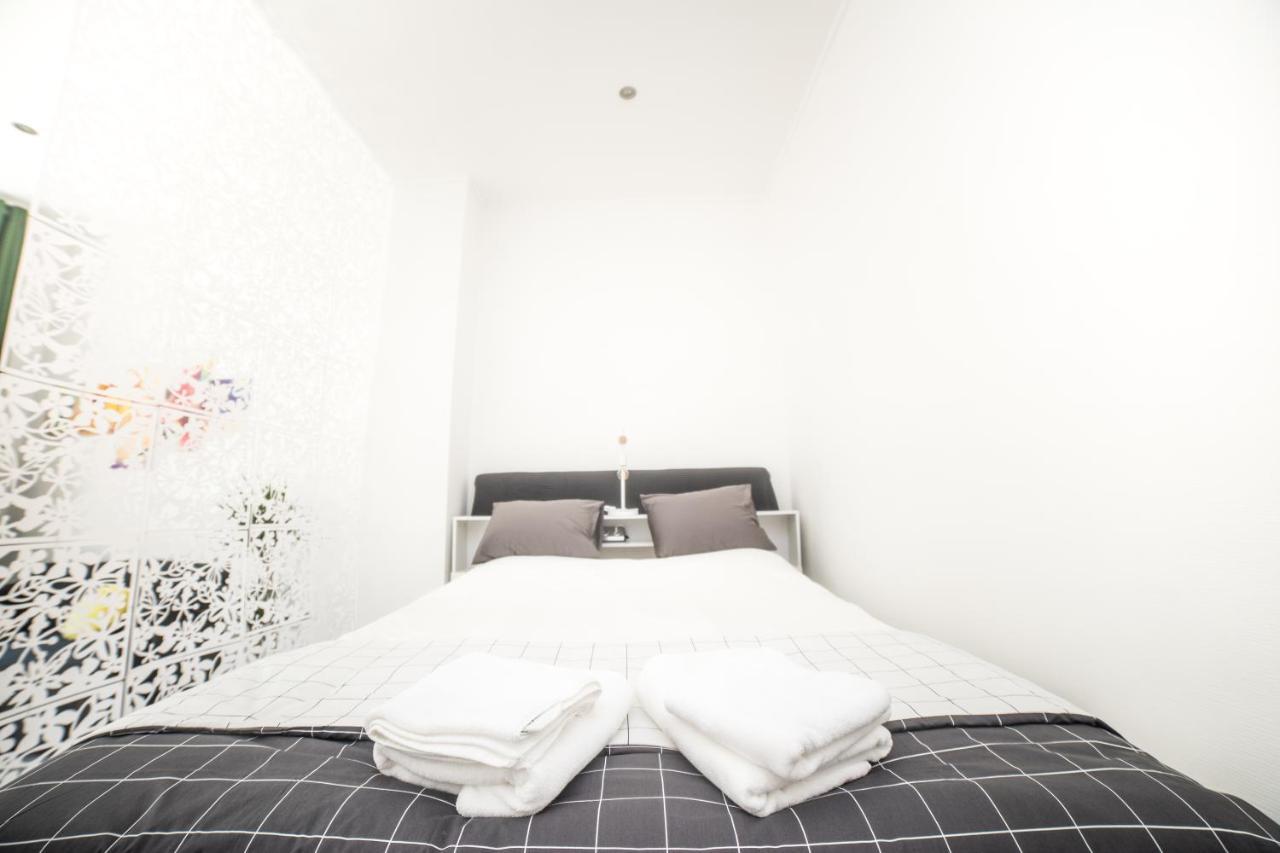 City Centre Hidden Gem! Apartment For Up To 3 People Брюксел Екстериор снимка