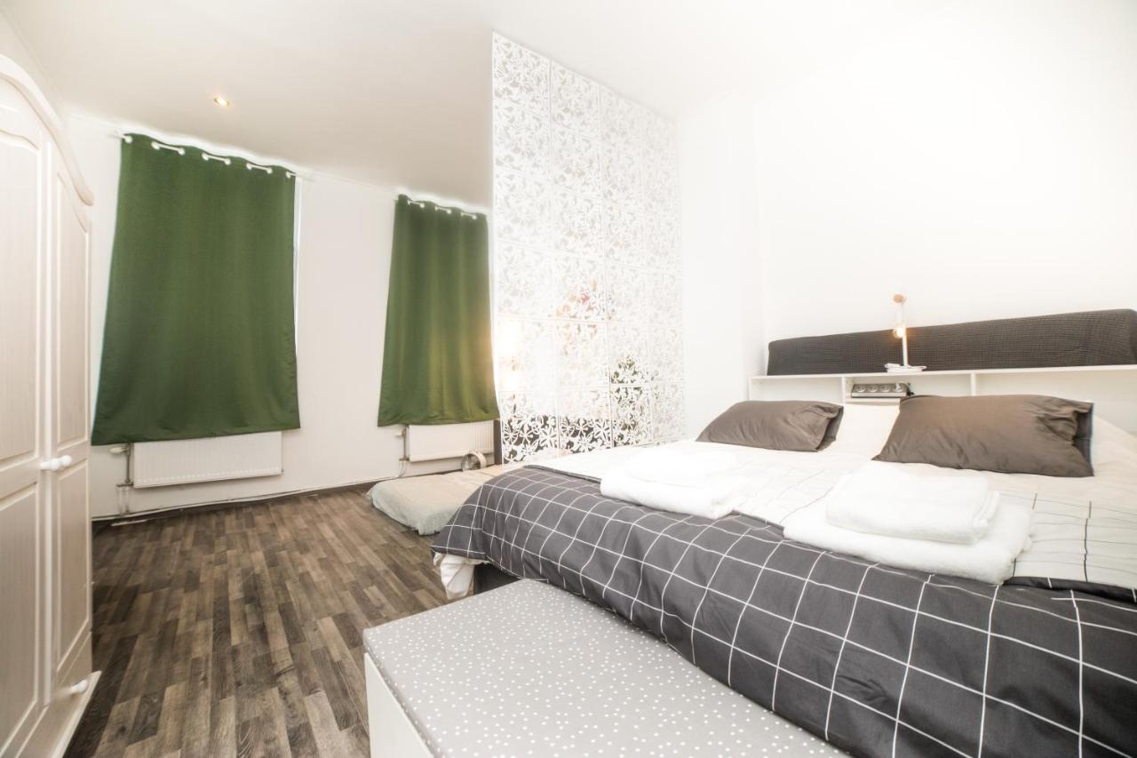 City Centre Hidden Gem! Apartment For Up To 3 People Брюксел Екстериор снимка
