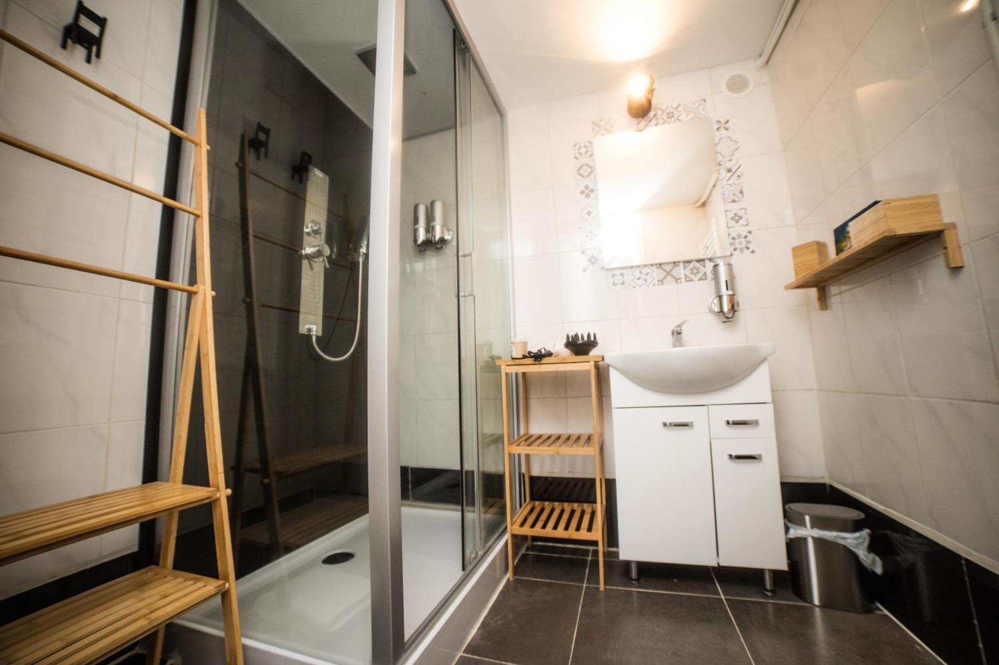 City Centre Hidden Gem! Apartment For Up To 3 People Брюксел Екстериор снимка